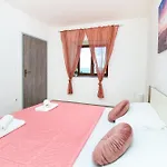House Francesca 度假居 *