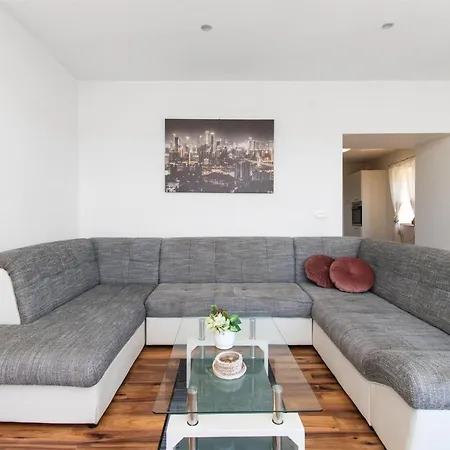 Feriehus House Francesca Kruševo