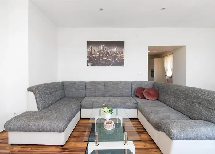 Сasa de vacaciones House Francesca Kruševo